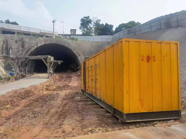 丰县发电机出租自启装置的工作原理是什么？